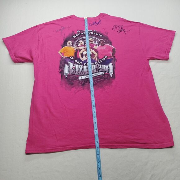 Signed Lizard Lick Towing & Recovery XL T-Shirt – Autographed Cast Back Graphic - Picture 6 of 8
